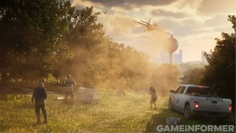 Ein Sprühflugzeug zieht über einen Hain, Arbeiter schützen ihr Gesicht, rechts steht ein Pick-up mit der Aufschrift Tucker's. Bild: Rockstar Games, Game Informer